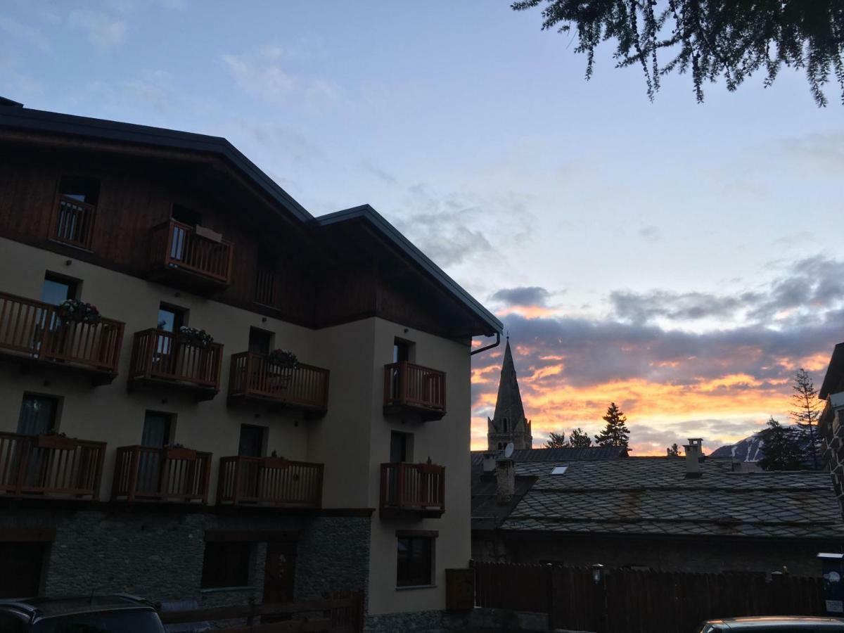 Appartamenti Genevris Oulx Exteriör bild